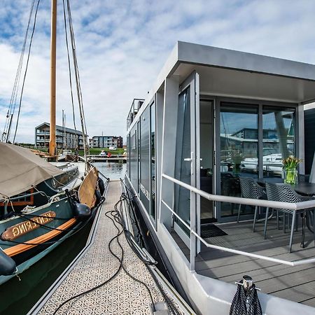 Waterlodge Blue Lagoon On A Jetty For 4 People Kamperland Exterior photo